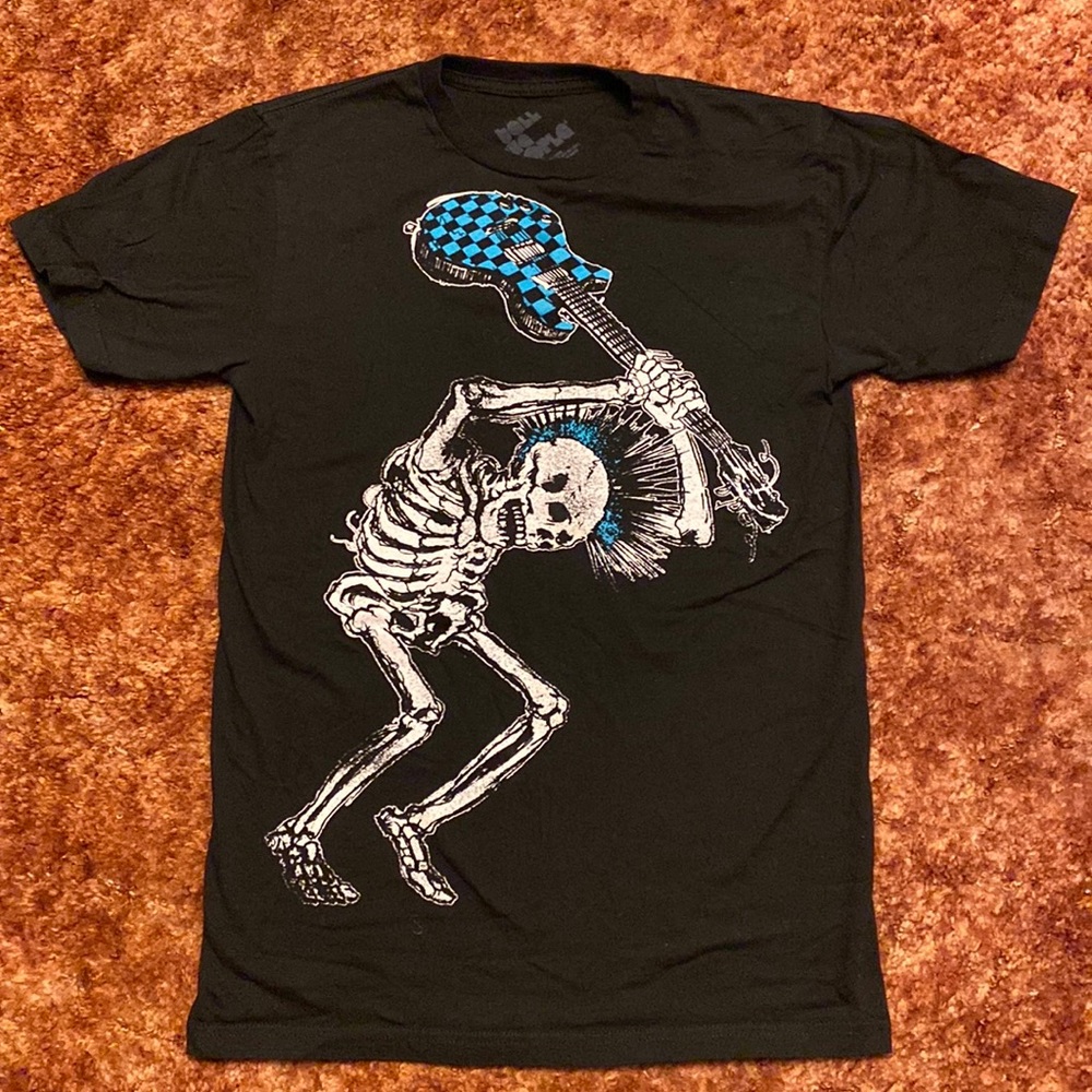 Tell the People Smashing Skeleton Black T-Shirt. Size Medium